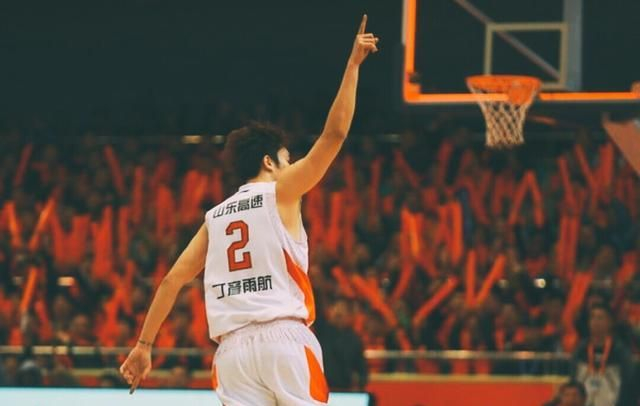 队员伤病频发,实力较劲变得更具不确定性 队员伤病频发,实力较劲变得更具不确定性