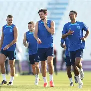 包含英格兰队惨遭保加利亚队绝平，实力波动令人疑惑的词条