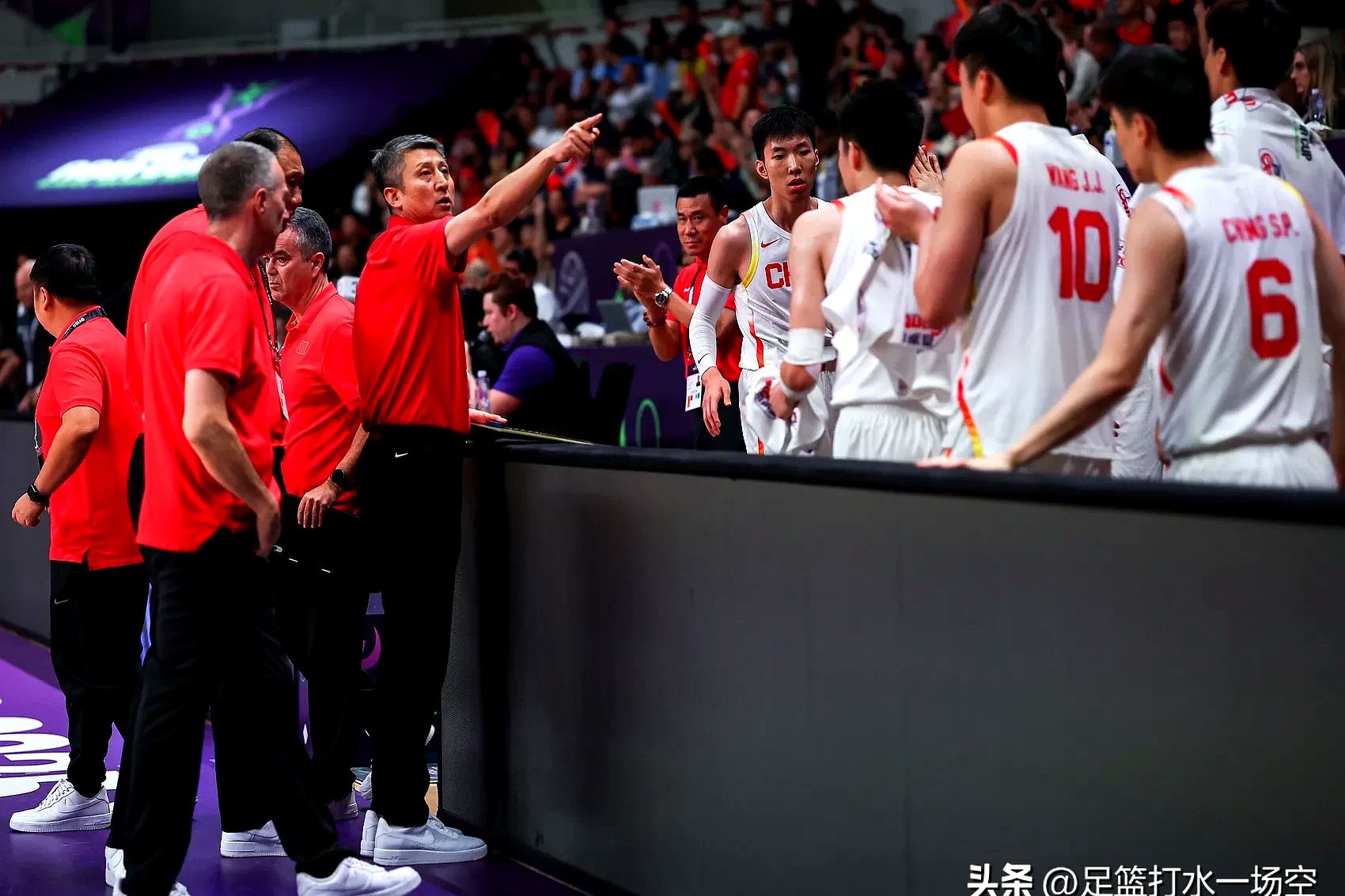 微妙的对抗战术,场上紧张气氛充满悬念的简单介绍 微妙的对抗战术,场上紧张气氛充满悬念的简单介绍