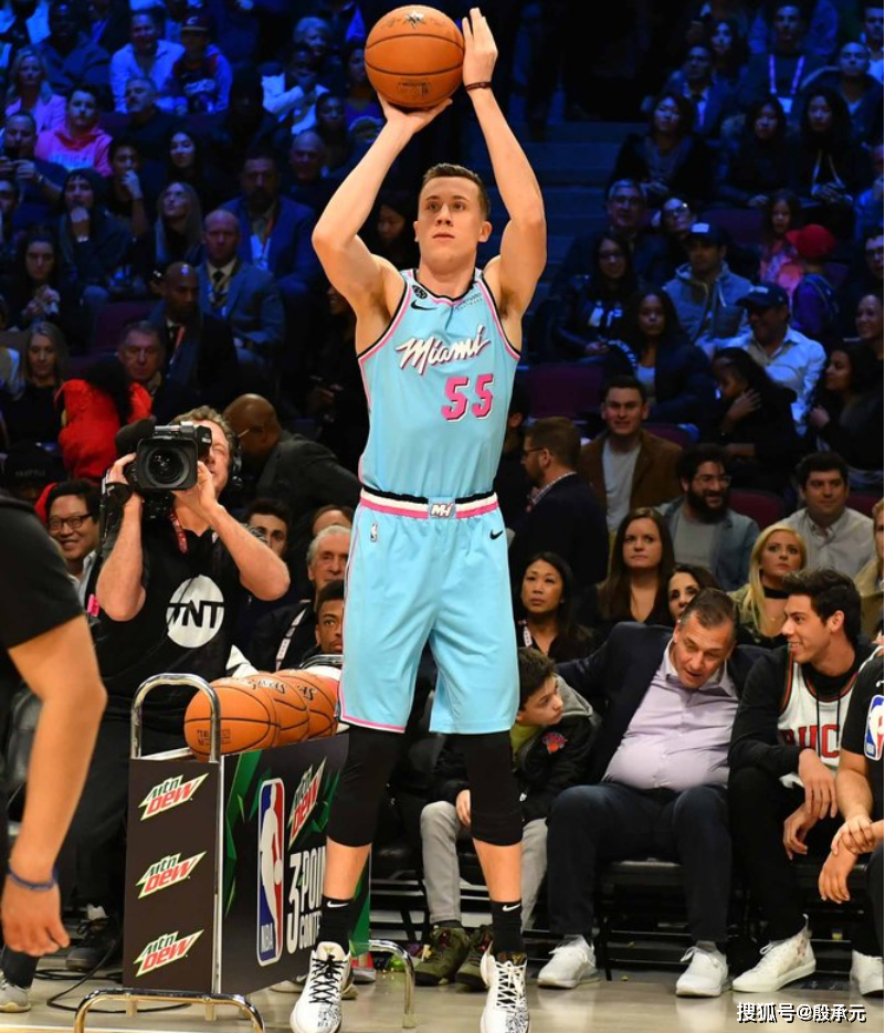 奇才外线射手状态回勇，三分球命中率居高的简单介绍