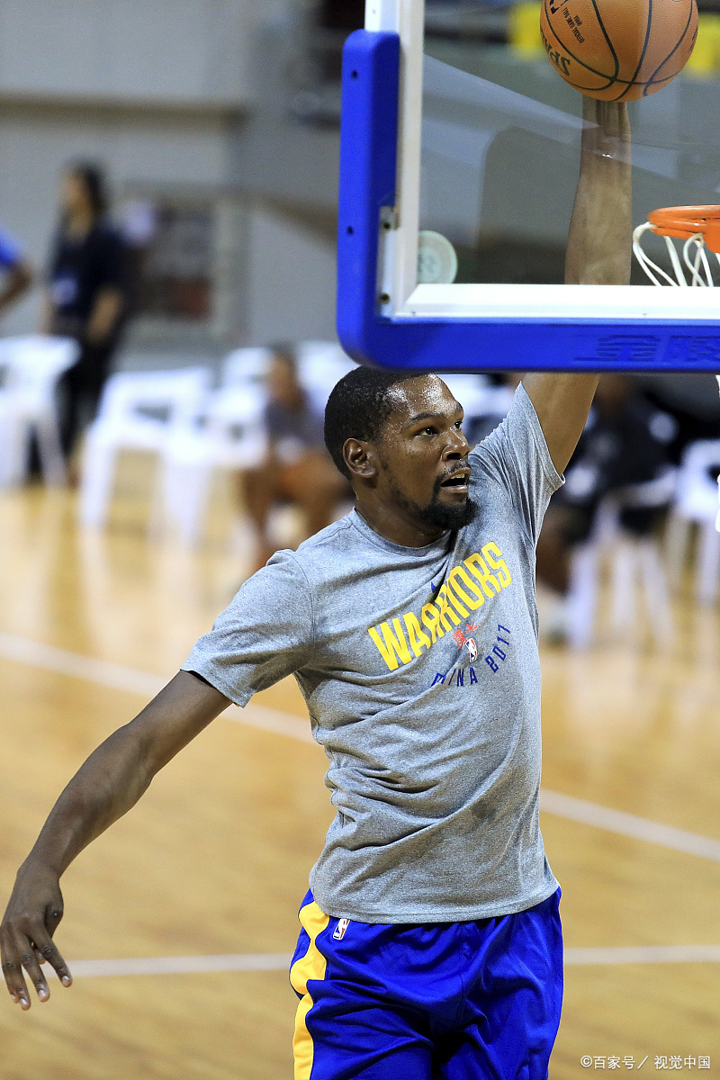 爵士队球员伤愈归来，助球队取胜(爵士队受伤球员)