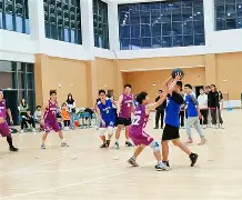 双方球队在每个半场各有一次几分钟暂停的权利