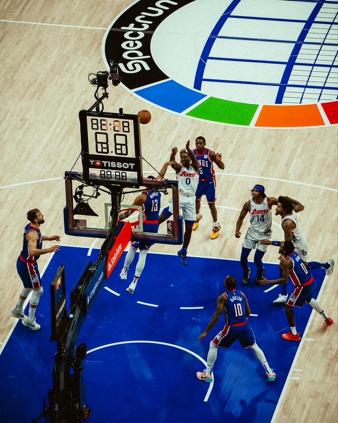 马赛队前锋连入数球,成为球队进攻焦点(马赛队主力阵容) 马赛队前锋连入数球,成为球队进攻焦点(马赛队主力阵容)