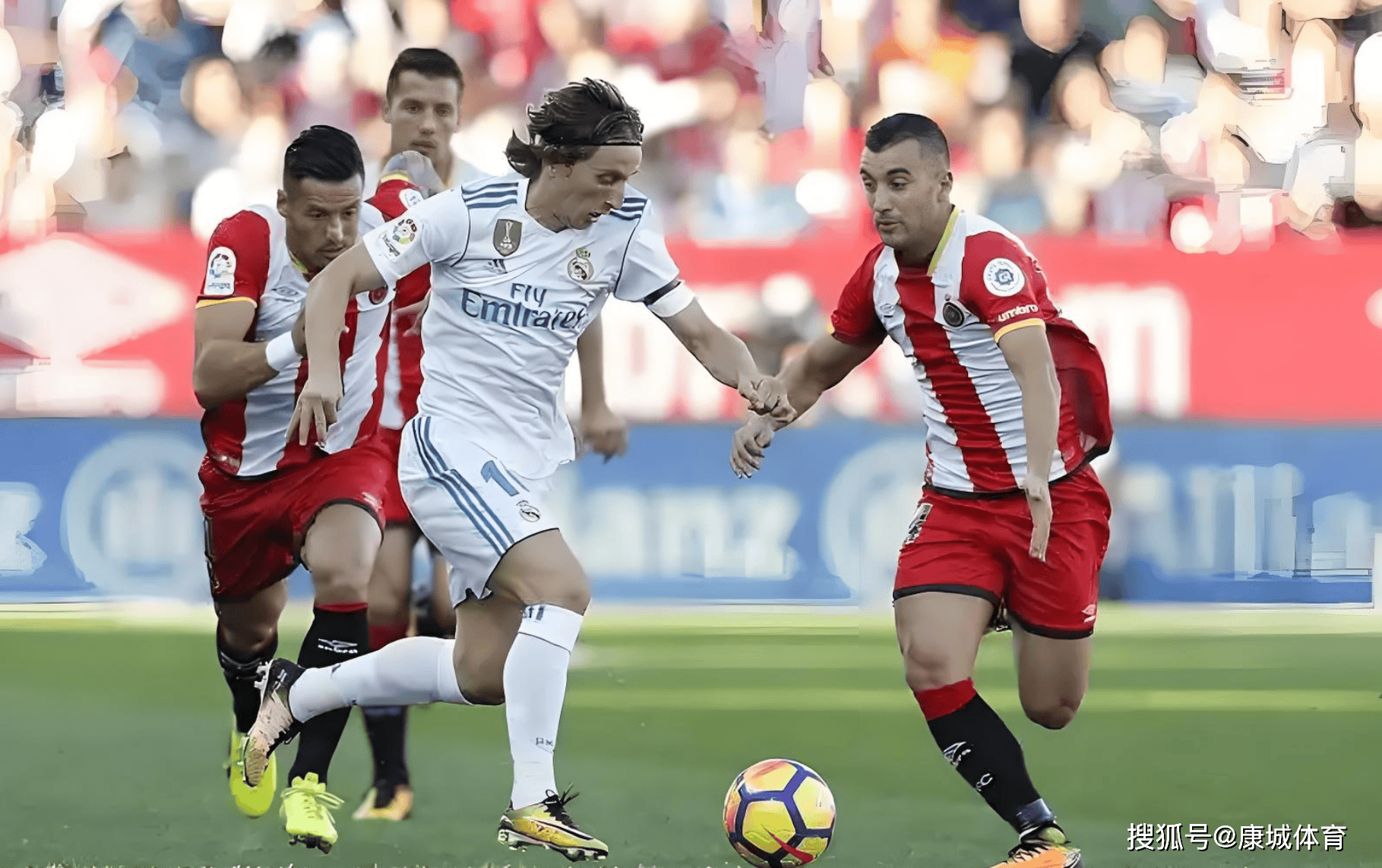 马赛队前锋连入数球,成为球队进攻焦点(马赛队主力阵容) 马赛队前锋连入数球,成为球队进攻焦点(马赛队主力阵容)