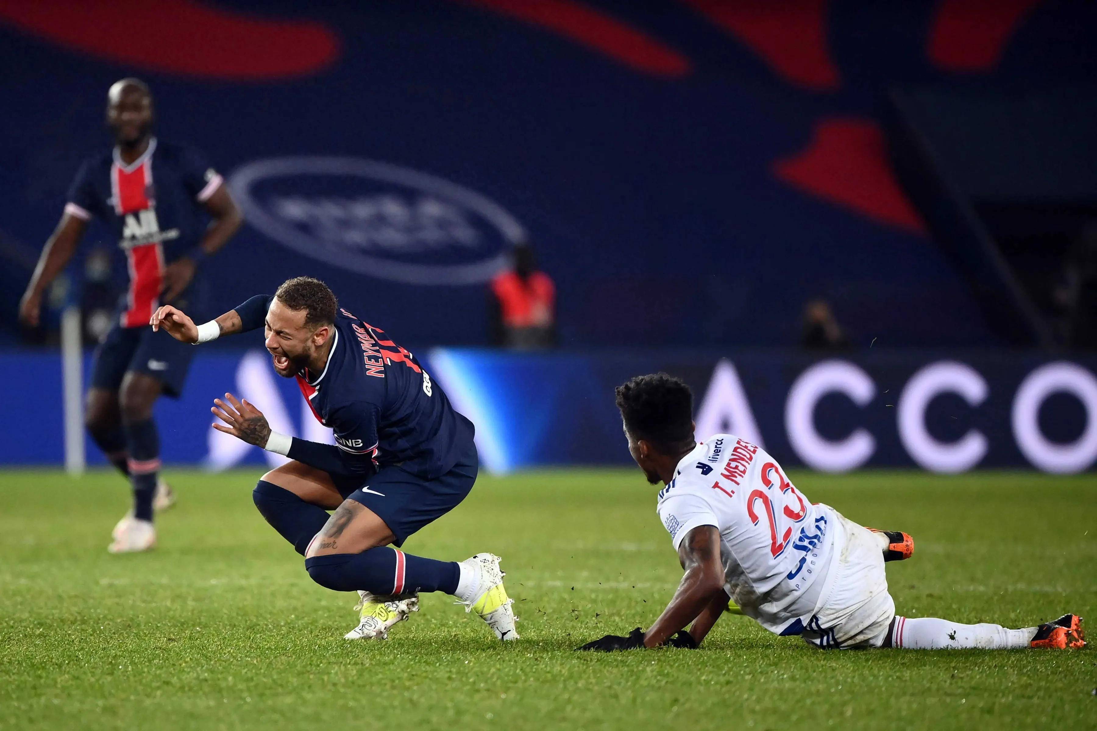 巴黎圣日耳曼绝地逆转，力压巴萨排名第一！的简单介绍